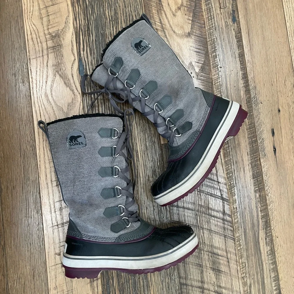 Sorel waterproof winter snow boots Wm 6